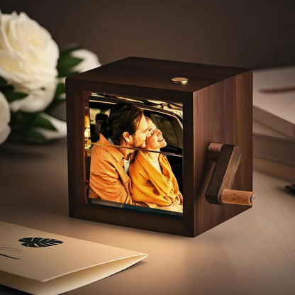 Wooden Crank Photo Box evlune